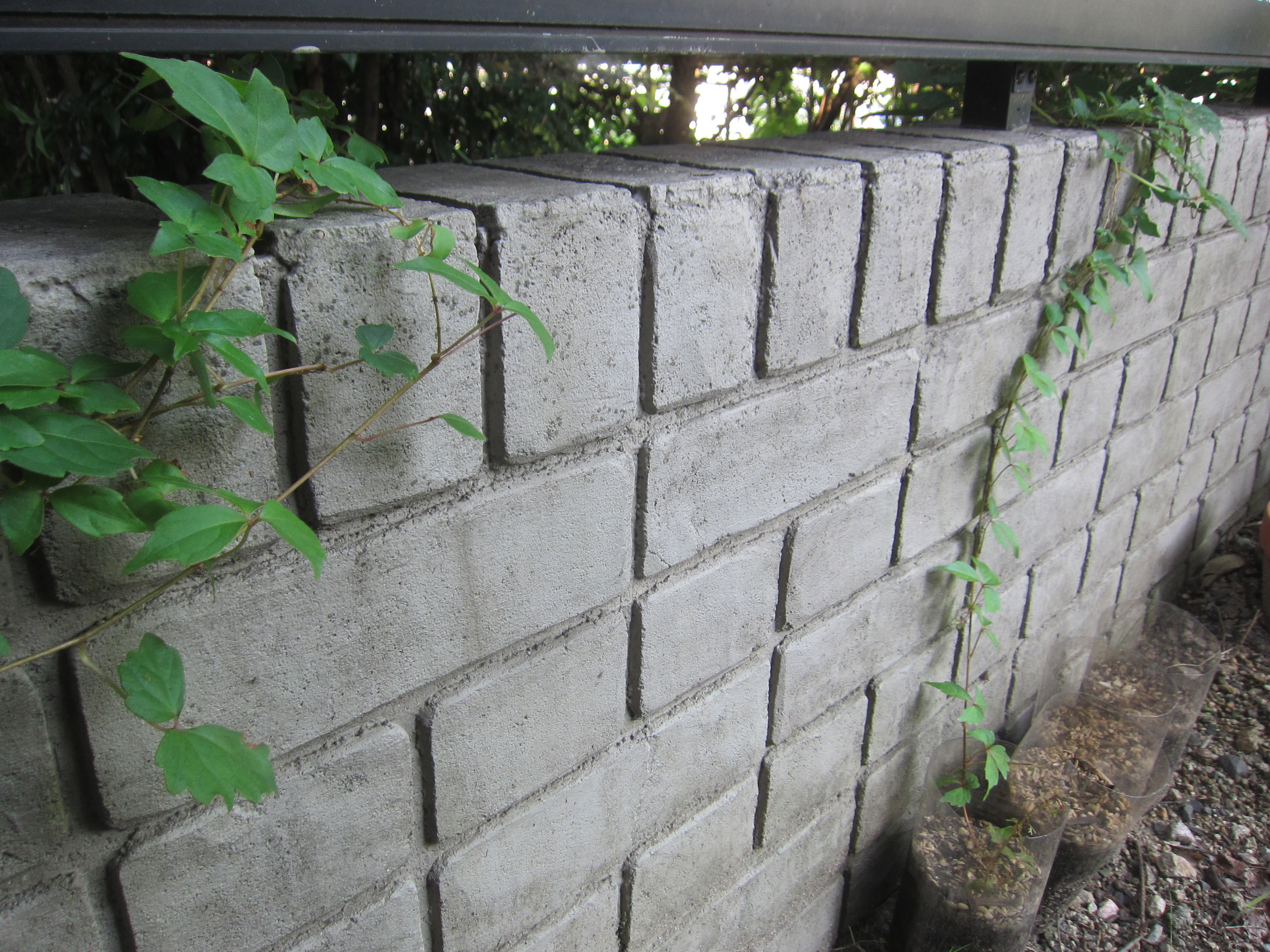 ブロック塀の表面を石積み調に こだわりと節約の ｄｉｙ